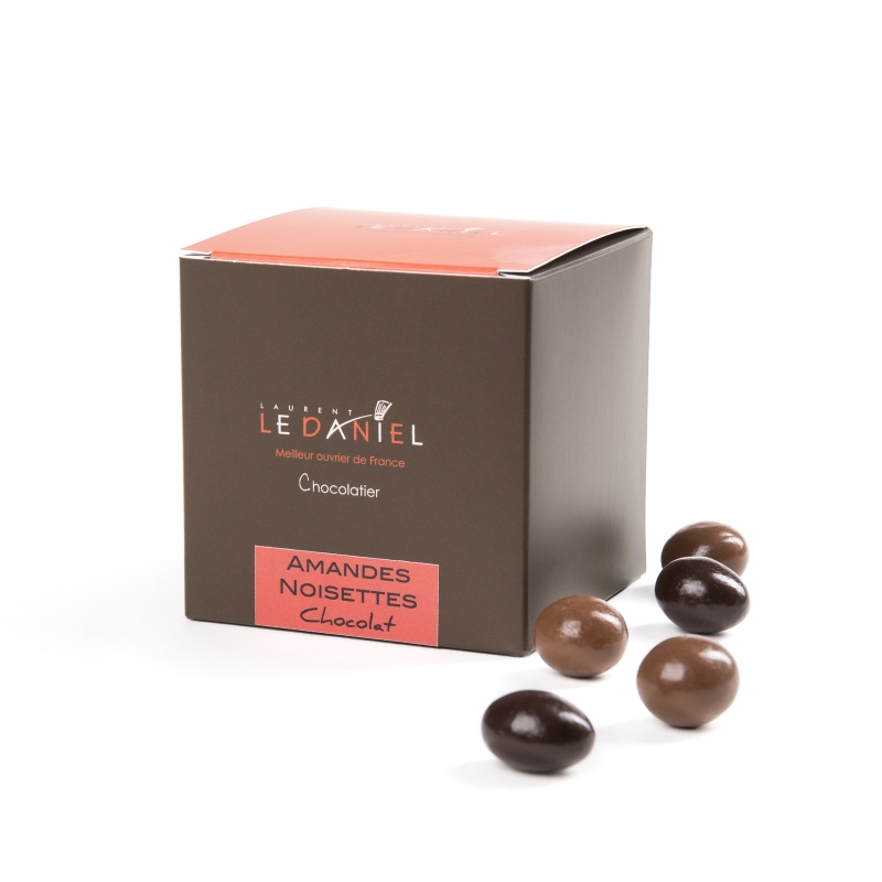 Amandes et Noisettes enrobées amande noisette chocolat noir lait chocolate rennes bretagne bonbons cadeau fête classique