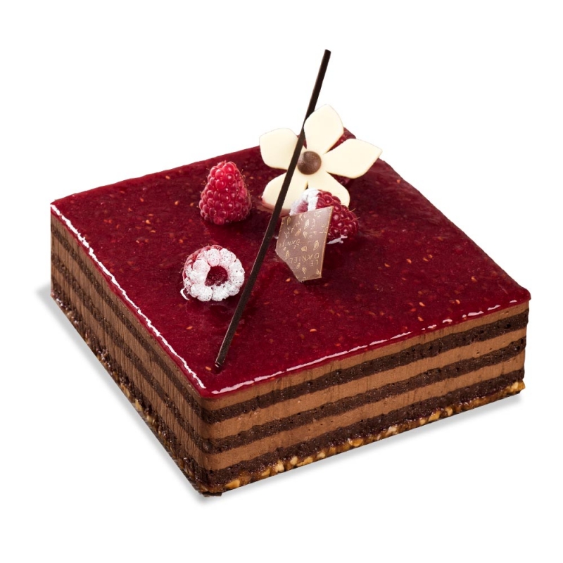 Ambroisie Dessert chocolat framboise praliné cacao Entremets gâteau anniversaire birthday cake cake design dessert qualité gâteau personnalisé pâtisserie traditionnelle française pastry repas fête d’anniversaire idée dessert original haut de gamme artisan pâtissier chocolatier macaron glacier confiseur biscuiterie traiteur meilleur pâtisserie rennes, maison gâteaux, salon de thé, laurent le Daniel mof meilleur ouvrier de France pâtisserie rennes ille et vilaine bretagne relais desserts