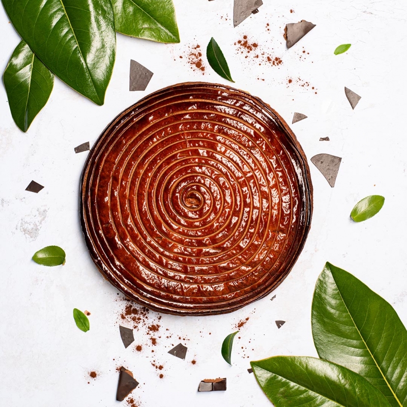 Galette chocolat galette frangipane chocolat galette des rois artisanale épiphanie 2022 meilleure galette des rois rennes ille et vilaine bretagne laurent le daniel mof meilleur ouvrier de france patisserie artisans patissiers rennais