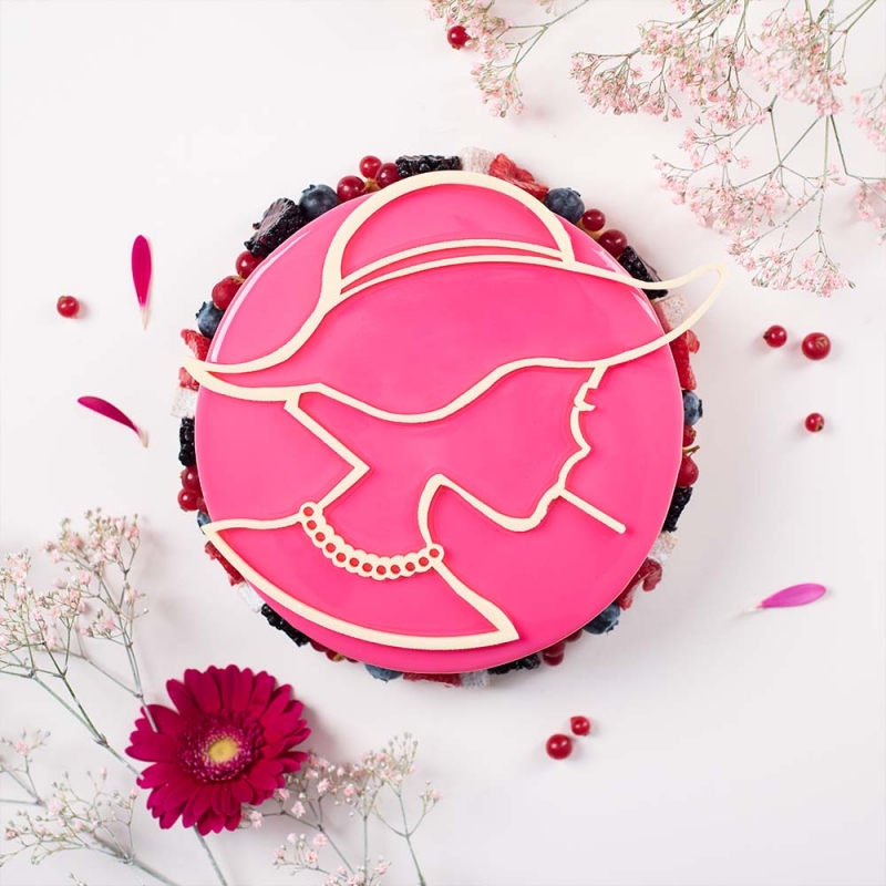 Lady chic, dessert pour la fête des mères dessert fete des meres gateau maman fete des mamans idée dessert fete des meres patisserie Laurent le daniel patisserie le daniel maison le daniel mof meilleur ouvrier de France artisan patisserie traditionnelle française tarte fruit bonbon chocolat macaron confiserie caramel biscuit glace spécialité bretonne viennoiserie traiteur cocktail snacking formule déjeuner salon de thé magasins rennes ille et vilaine bretagne relais desserts qualité haut de gamme