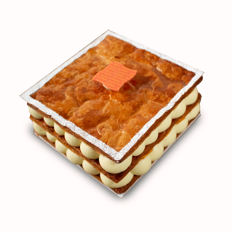 Millefeuille Entremets fruits original gâteau fête anniversaire birthday cake personnalisé millefeuille vanille feuilleté Laurent le daniel patisserie le daniel maison le daniel mof meilleur ouvrier de France artisan patisserie traditionnelle française tarte fruit bonbon chocolat macaron confiserie caramel biscuit glace spécialité bretonne viennoiserie traiteur cocktail snacking formule déjeuner salon de thé magasins rennes ille et vilaine bretagne relais desserts qualité haut de gamme