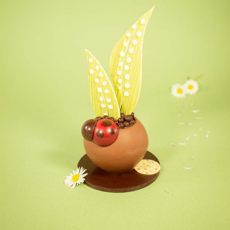 Brin de muguet en chocolat brin de muguet chocolat fête 1e mai premier mai sujet en chocolat offrir brin de muguet idée de cadeau originale1e mai laurent le daniel mof meilleur ouvrier de france à rennes ille et vilaine bretagne artisans chocolatiers rennais relais desserts