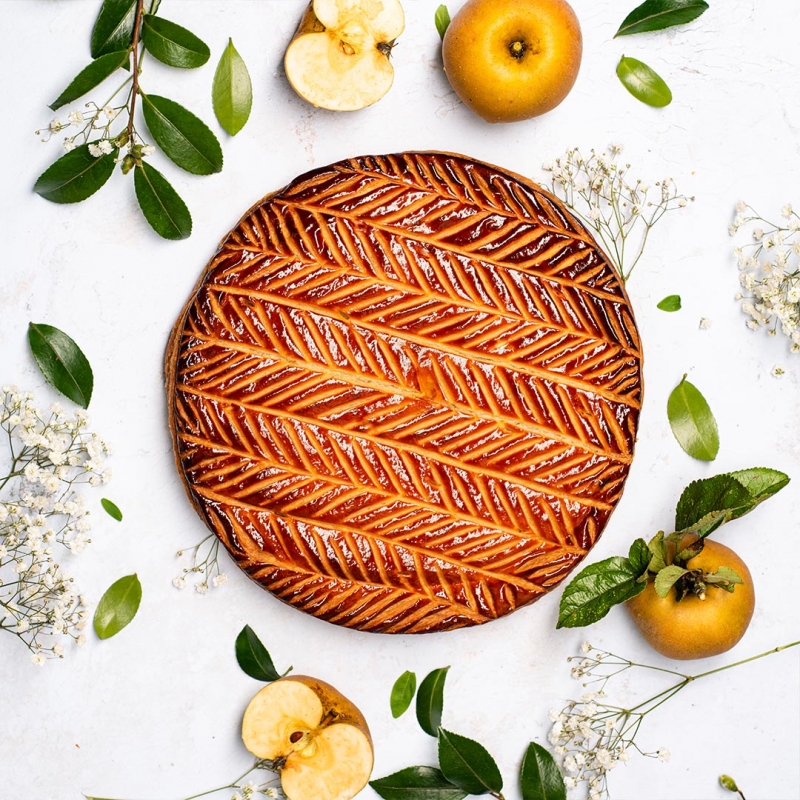 Galette pomme vanille sans frangipane galette compote pomme vanille sans frangipane galette des rois artisanale épiphanie 2022 meilleure galette des rois rennes ille et vilaine bretagne laurent le daniel mof meilleur ouvrier de france patisserie artisans patissiers rennais