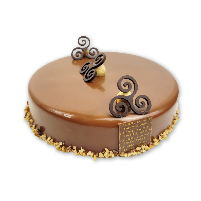 Entremets original gâteau fête anniversaire birthday cake personnalisé dessert préféré des enfants chocolat lait caramel beurre salé noisettes Laurent le daniel patisserie le daniel maison le daniel mof meilleur ouvrier de France artisan patisserie traditionnelle française tarte fruit bonbon chocolat macaron confiserie caramel biscuit glace spécialité bretonne viennoiserie traiteur cocktail snacking formule déjeuner salon de thé magasins rennes ille et vilaine bretagne relais desserts qualité haut de gamme