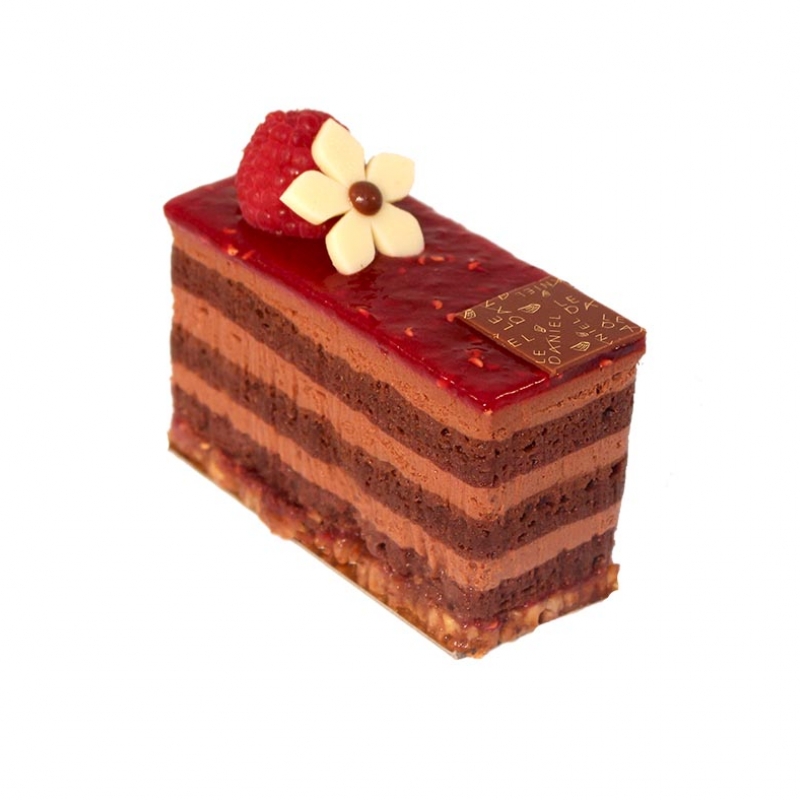 Ambroisie Dessert qualité pâtisserie traditionnelle française pastry entremets original gâteau anniversaire birthday cake repas fête anniversaire signature laurent le daniel gâteau préféré des enfants communion Patisserie individuelle week end ambroisie mousse chocolat noir framboise biscuit cacao jus framboise Maison laurent le daniel pâtisserie le daniel rennes ille et vilaine bretagne france mof meilleur ouvrier france relais dessert artisan pâtissier chocolatier confiseur glacier traiteur biscuiterie macaron gla