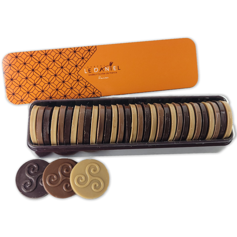 Pastilles caramel chocolat noir dolce lait gourmandise offrir expédition envoi idée cadeau Laurent le Daniel artisan pâtissier chocolatier macaron glacier confiseur biscuiterie traiteur mof meilleur ouvrier de France pâtisserie à rennes centre-ville alma grand quartier lices halles ille et vilaine bretagne France relais desserts haut de gamme qualité